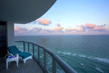 هتل Marenas Beach Resort