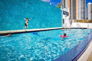 هتل Marenas Beach Resort
