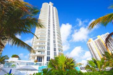 هتل Marenas Beach Resort