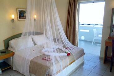 Porto Skala Hotel Village