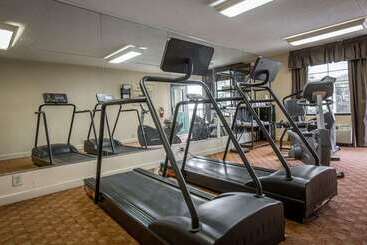 هتل Quality Inn & Suites Hanes Mall
