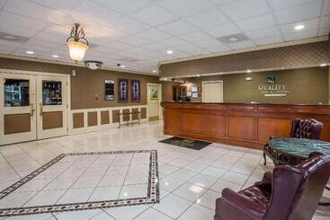 هتل Quality Inn & Suites Hanes Mall