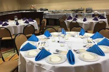 هتل Quality Inn & Suites Hanes Mall