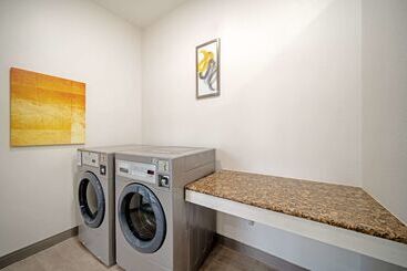 هتل Comfort Suites Idaho Falls
