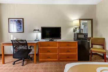 هتل Quality Inn & Suites Raleigh Durham Airport