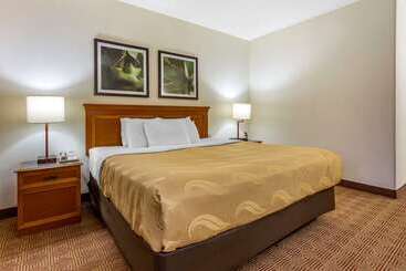 هتل Quality Inn & Suites Raleigh Durham Airport
