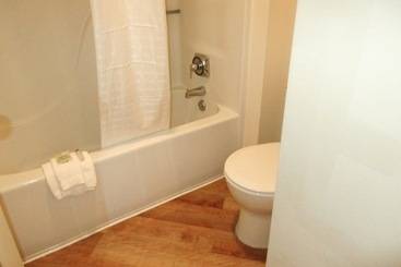 هتل Quality Inn & Suites Raleigh Durham Airport