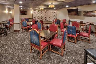هتل Ramada By Wyndham Albuquerque Midtown