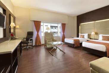 هتل Ramada Chennai Egmore