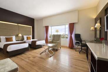 هتل Ramada Chennai Egmore