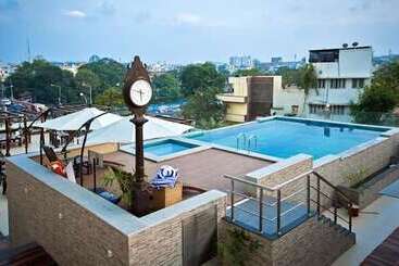 هتل Ramada Chennai Egmore