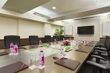 هتل Ramada Chennai Egmore