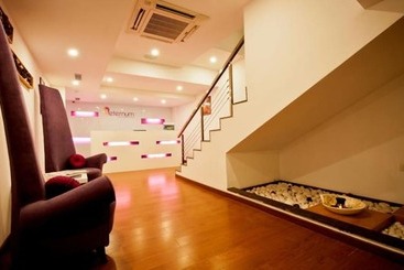 هتل Ramada Chennai Egmore