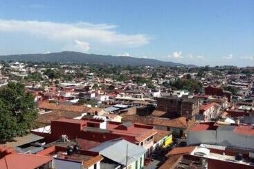 هتل Real De Uruapan