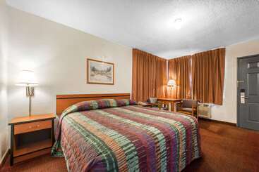 هتل Rodeway Inn & Suites