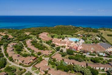 هتل Sant Elmo Beach