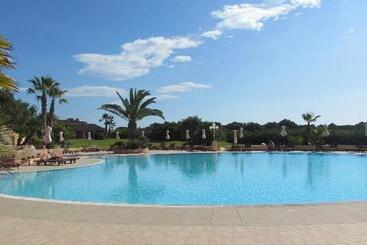 هتل Sant Elmo Beach