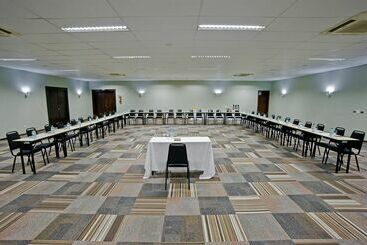هتل Slaviero Executive Pinhais