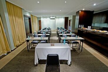 هتل Slaviero Executive Pinhais
