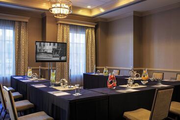 هتل The Lindy Renaissance Charleston