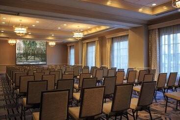 هتل The Lindy Renaissance Charleston