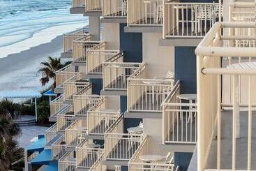 هتل The Shores Resort & Spa