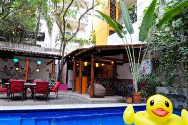 هتل Villa Mercedes Petit