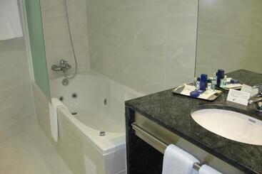 هتل Vip Executive Azores