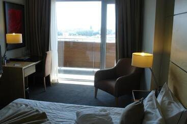 هتل Vip Executive Azores