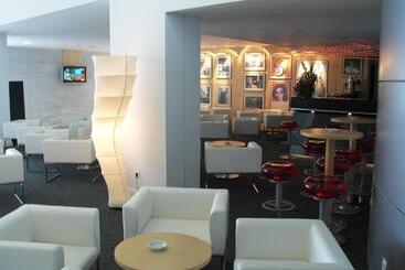 هتل Vip Executive Azores