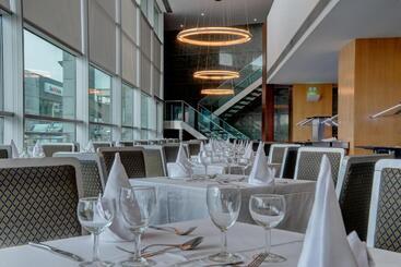 هتل Vip Executive Azores