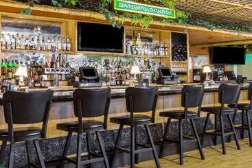 هتل Uptown Oasis San Jose Airport