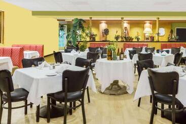 هتل Uptown Oasis San Jose Airport