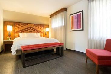 استراحتگاه Hilton Garden Inn Kauai Wailua Bay, Hi