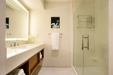 استراحتگاه Hilton Garden Inn Kauai Wailua Bay, Hi