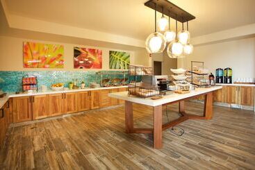 استراحتگاه Hilton Garden Inn Kauai Wailua Bay, Hi