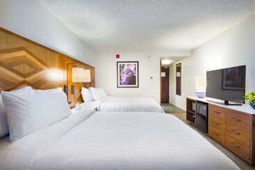 استراحتگاه Hilton Garden Inn Kauai Wailua Bay, Hi
