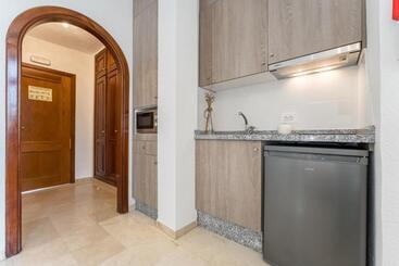 Klayman Olivina Apart