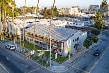 هاستل La Mirage Inn  Hollywood