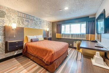 هاستل La Mirage Inn  Hollywood