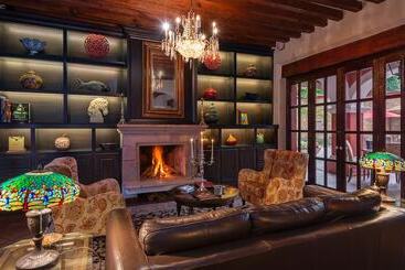 هتل Boutique Casa Colorada