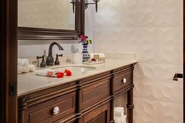 هتل Boutique Casa Colorada