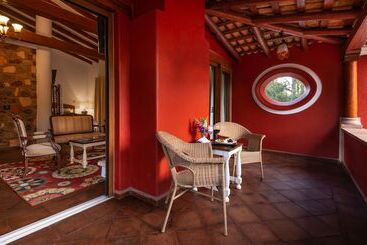 هتل Boutique Casa Colorada