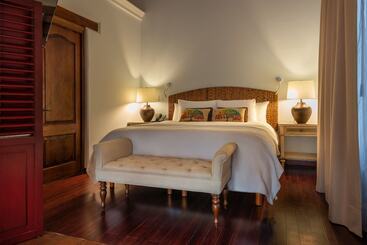 هتل Boutique Casa Colorada