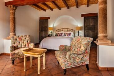 هتل Boutique Casa Colorada