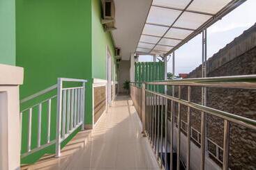 هتل Oyo 2808 D Residence Syariah