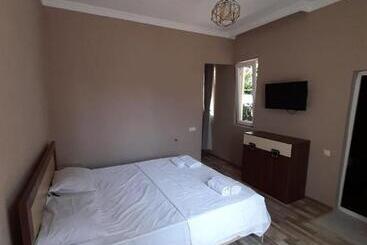 پانسیون Guest House Deme