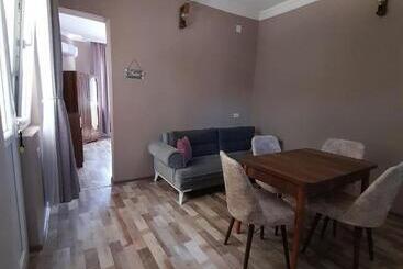 پانسیون Guest House Deme