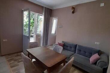 پانسیون Guest House Deme
