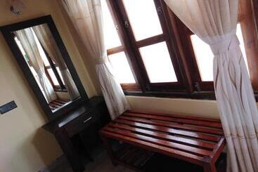 تختخواب و صبحانه Jade Green Rest Inn